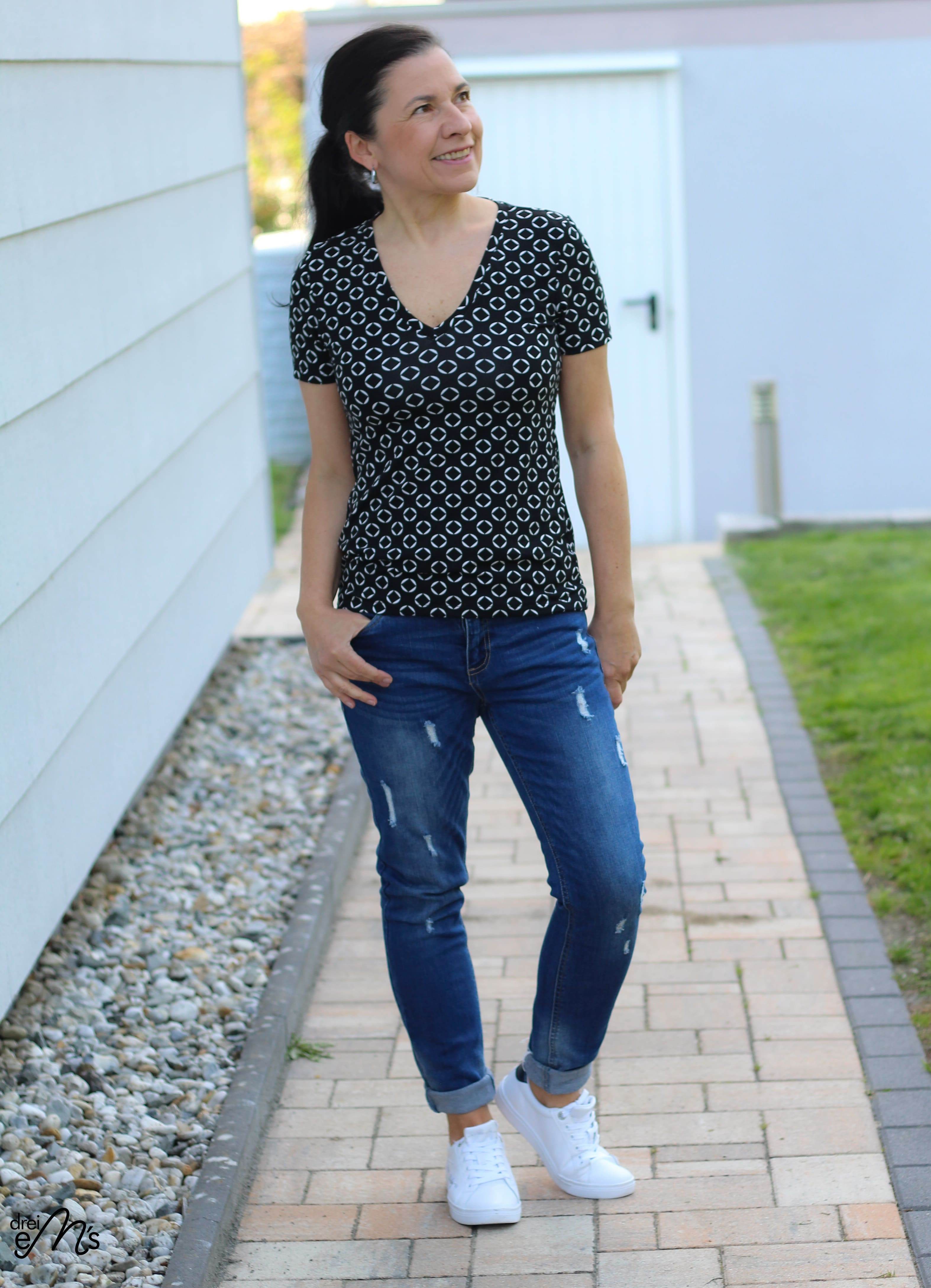 Schnittmuster BASIC Shirt Nr. 2 V-Ausschnitt Gr. 32-56 + gratis Plotterdatei : - Sewando