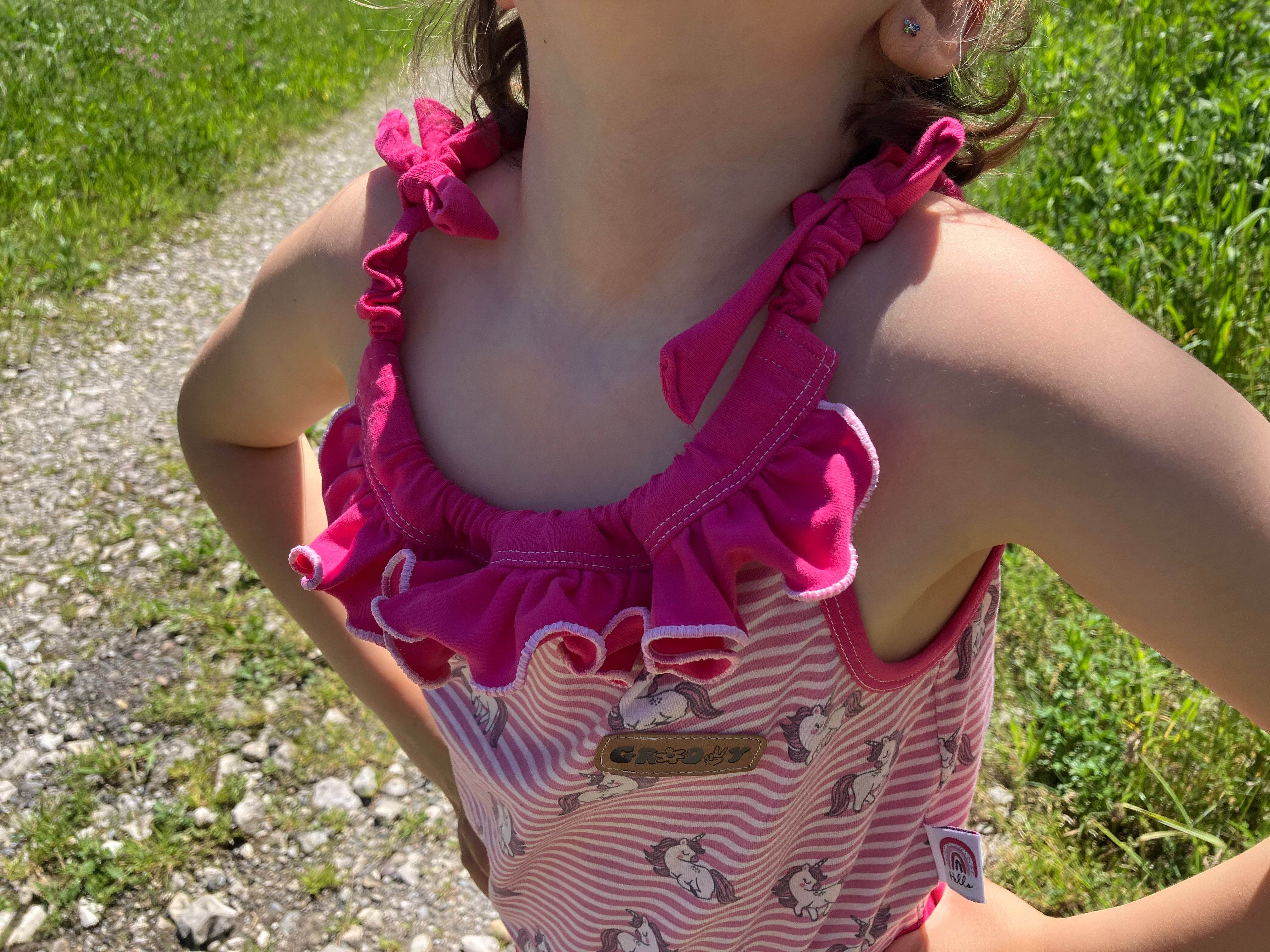 Schnittmuster Pernille – Jumpsuit für Mädchen mit & ohne Rüschen Gr. 92–146 - Sewando