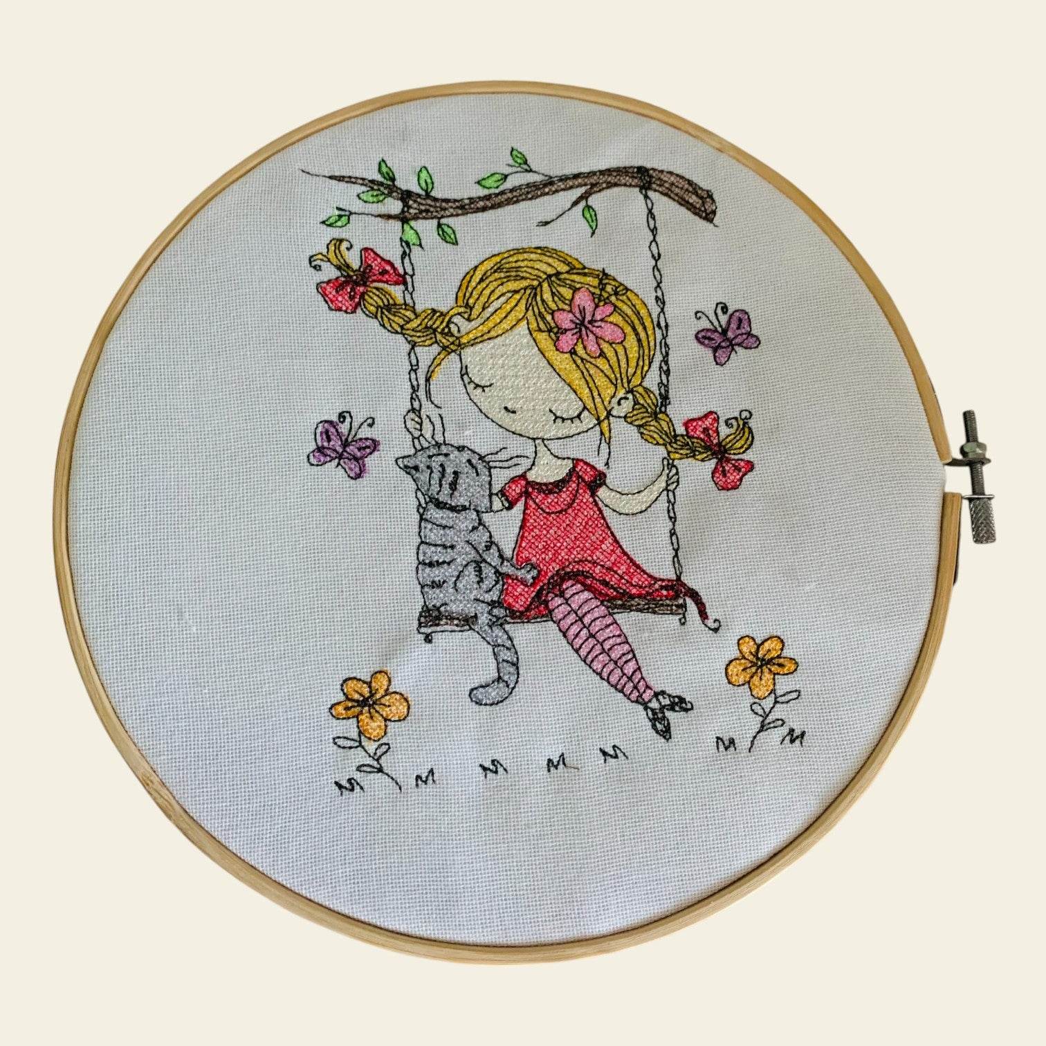 Stickdatei Schaukelmädchen mit Katze Set 984 - Sewando