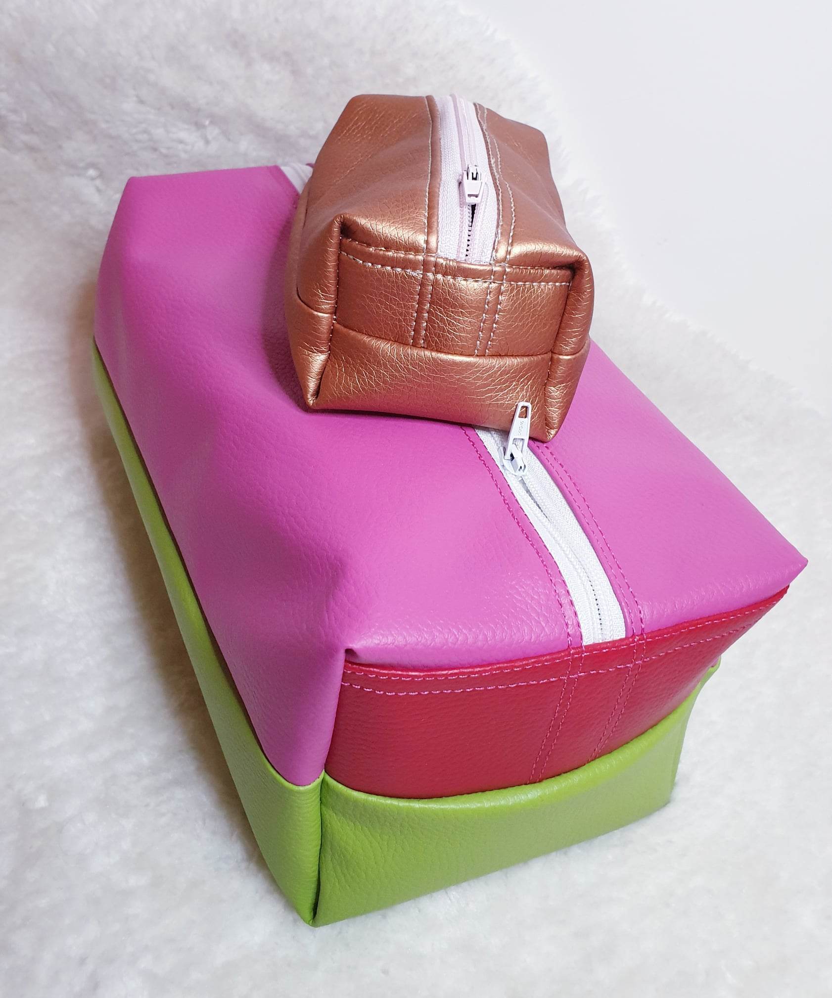 KultiBag Tasche ITH Stickdatei Kulturtasche Komplett in einem Rahmen ab 10x10 in 7 Größen - Sewando