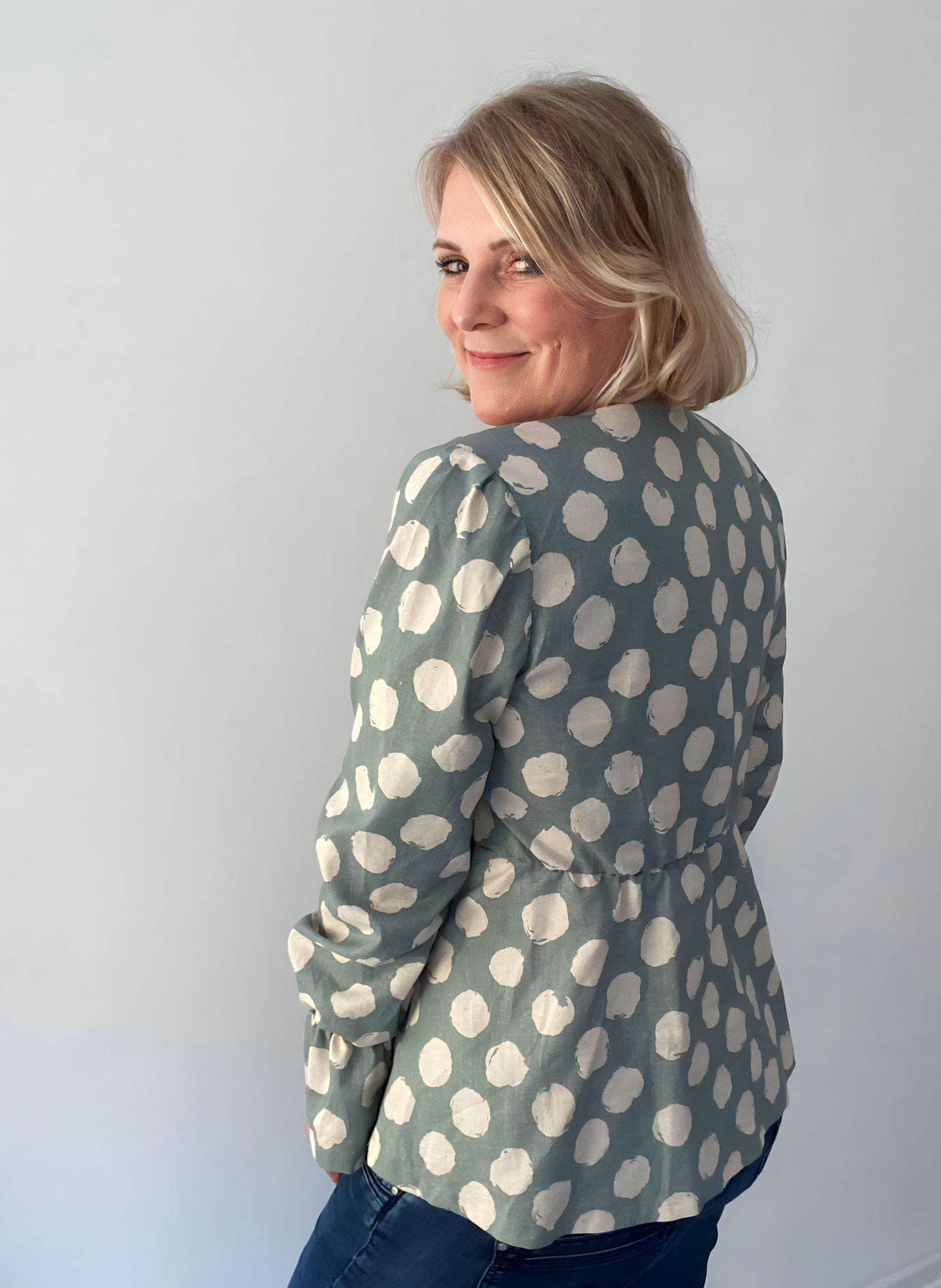 Schnittmuster Schößchen Bluse ALOE (34-46) - Sewando