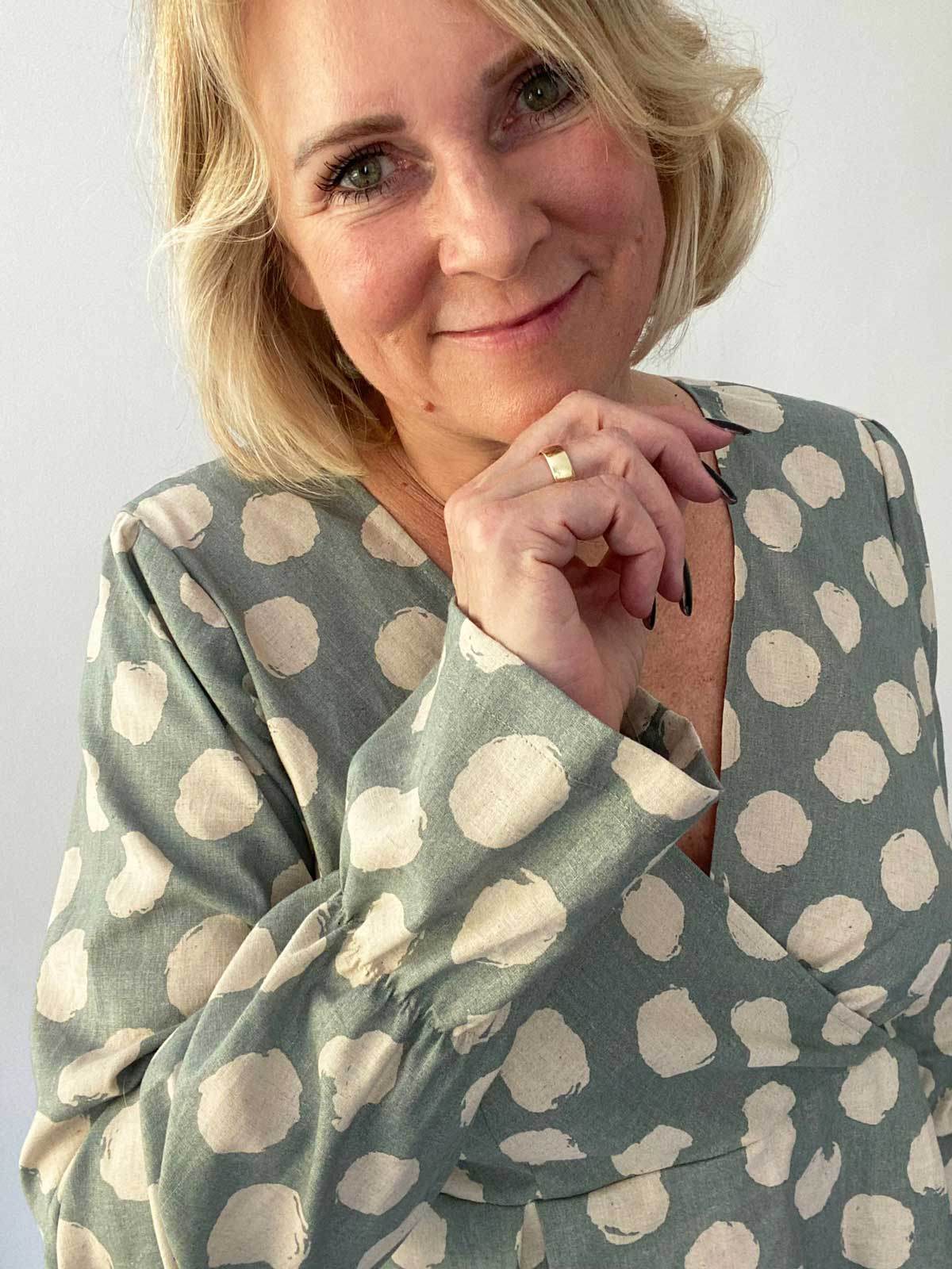Schnittmuster Schößchen Bluse ALOE (34-46) - Sewando