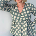 Schnittmuster Schößchen Bluse ALOE (34-46) - Sewando