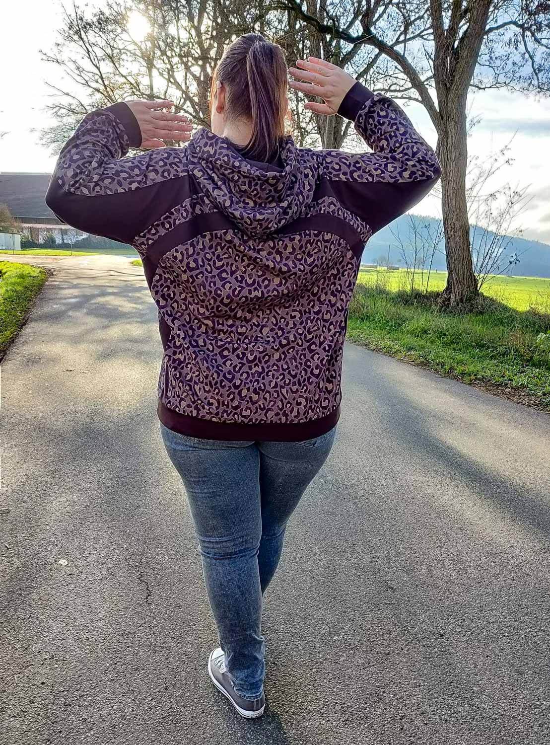 Schnittmuster Hoodie/Pullover „Von Licht erfüllt“ Damen Gr. 32 - 62 - Sewando