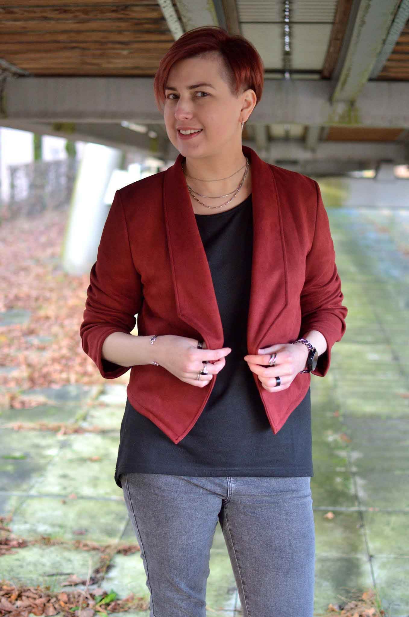 Schnittmuster kurzer Jersey Blazer LILIA (34-58) - Sewando