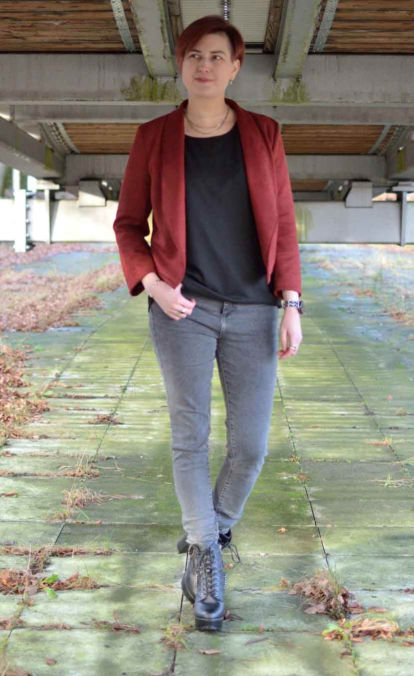Schnittmuster kurzer Jersey Blazer LILIA (34-58) - Sewando