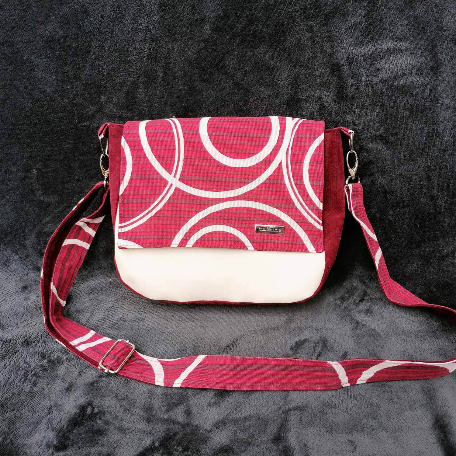 Schnittmuster Tasche „Mein treuer Begleiter“ 21x24x7,5cm - Sewando
