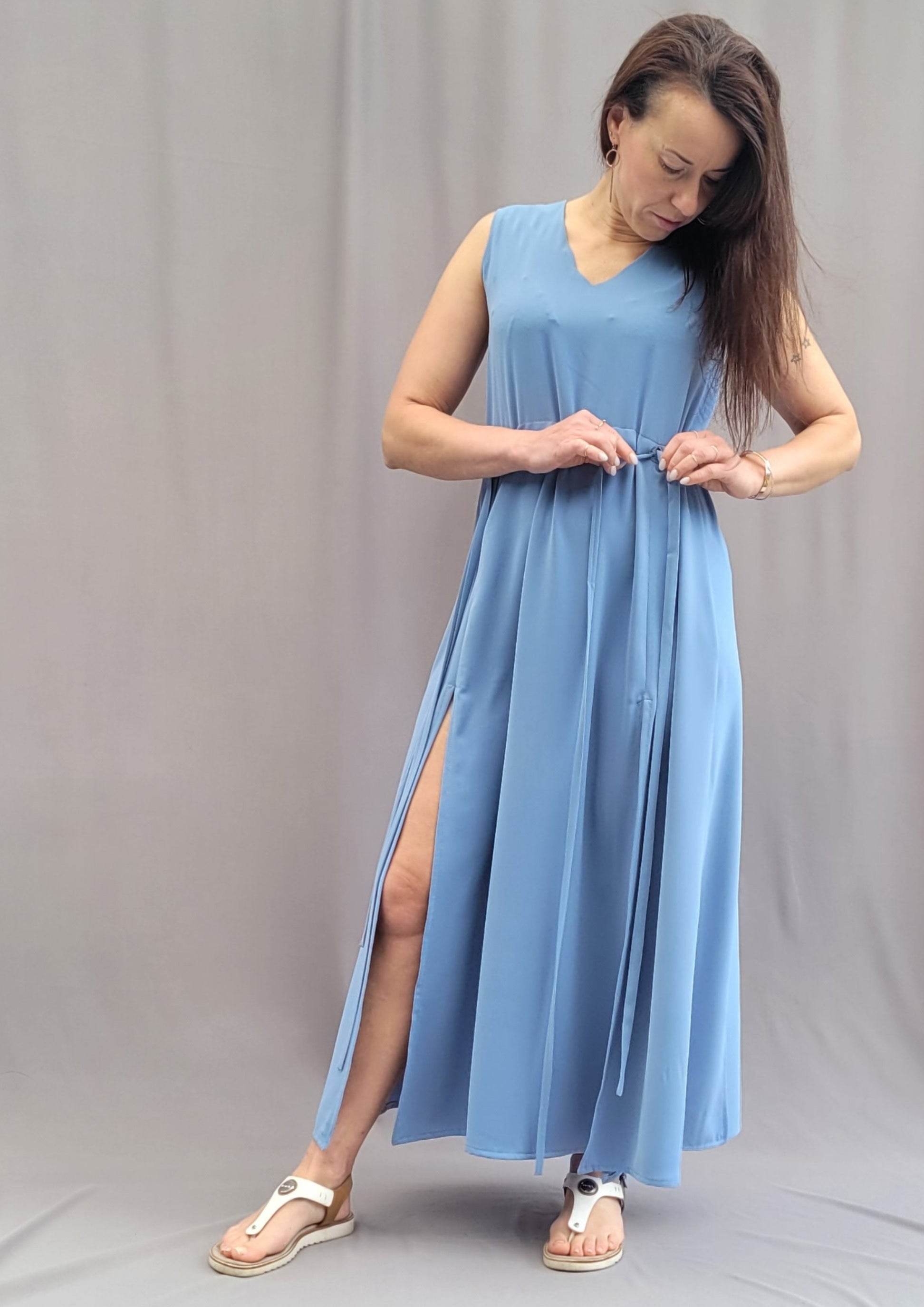 langes Sommerkleid, Kleid mit V-Ausschnitt, ärmellos, A-Linie, Kleid mit Schlitz, Größe 34 - 50 - Sewando