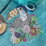 Stickdatei Set Toucan mit sommerlich tropischen Blumenbouquet - Sewando