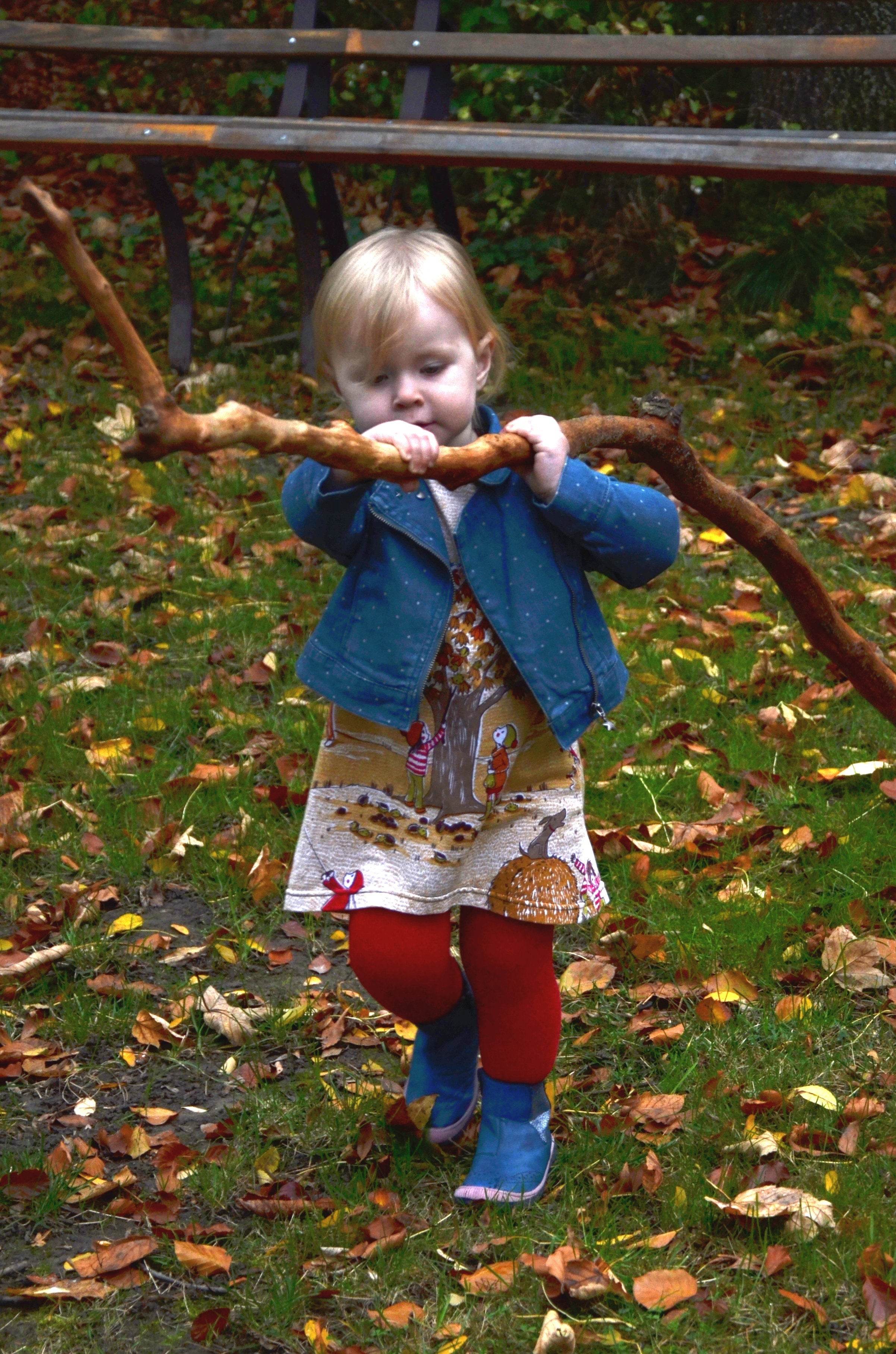 Schnittmuster timtom No.32 Sweatkleid mit Vokuhila-Saum Gr. 86-152 - Sewando