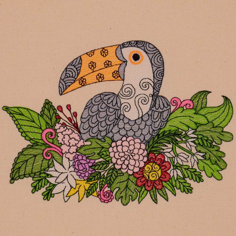Stickdatei Set Toucan mit sommerlich tropischen Blumenbouquet - Sewando