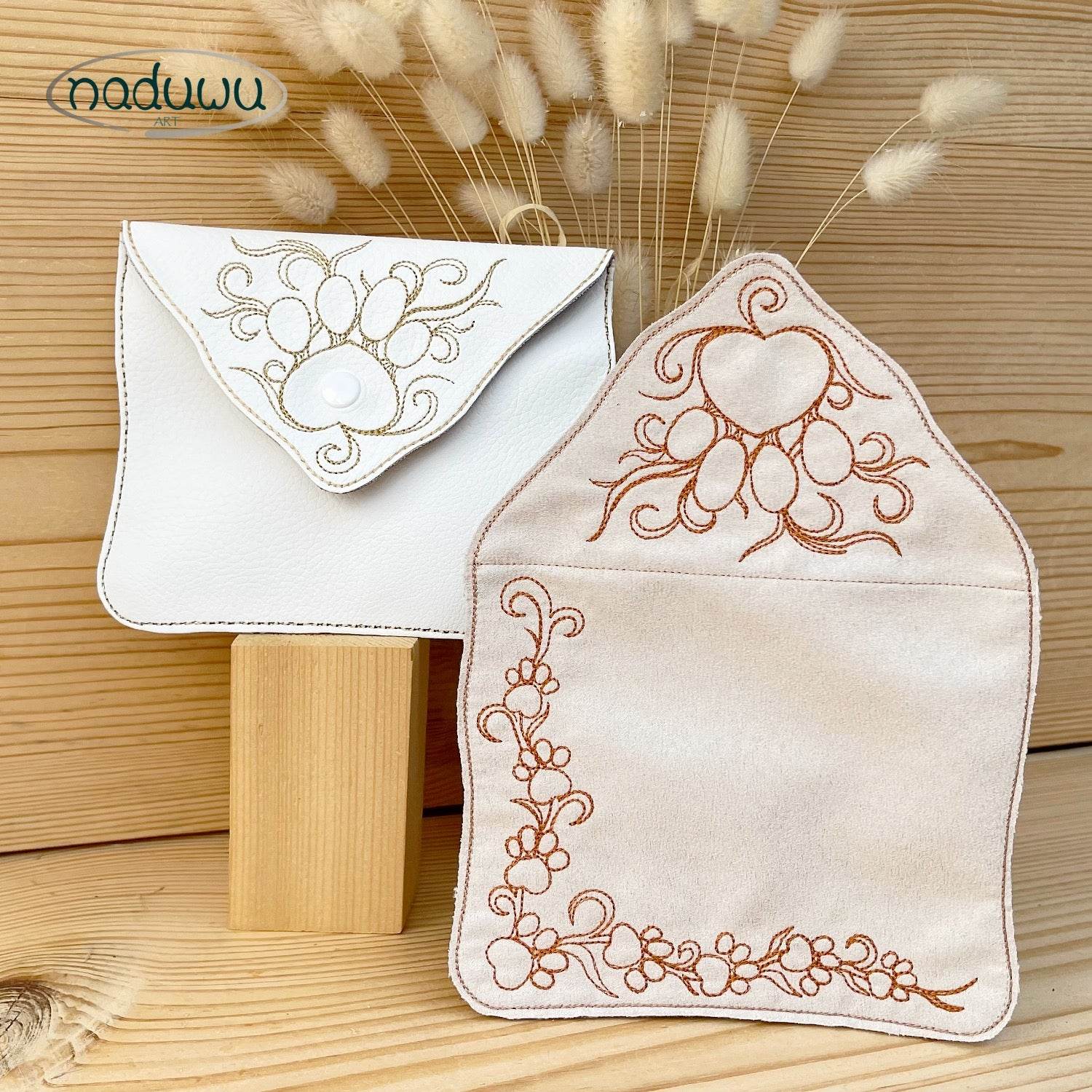 ITH Stickdatei Geschenkumschlag mit Pfote 13x18, 16x26 & Geschenkanhänger 10x10 - Sewando