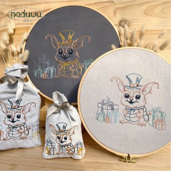 Stickdatei Monster Fred Set 10 Größen ab 10x10, Scribble mit Geschenken - Sewando