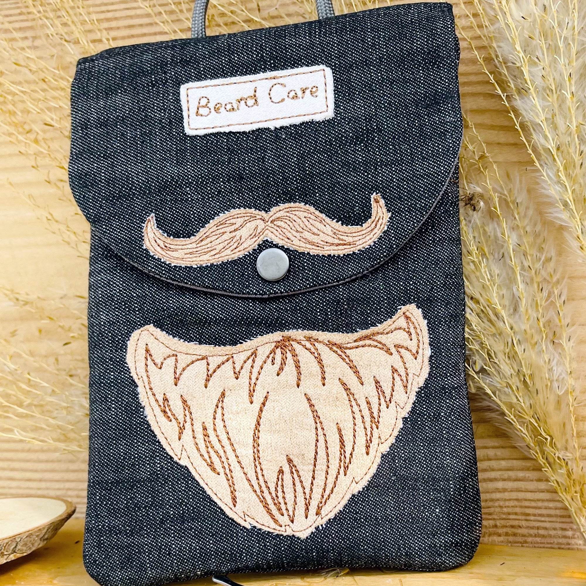 Stickdatei Beard Care Bag “BC” 13x18, In The Hoop Tasche - Sewando