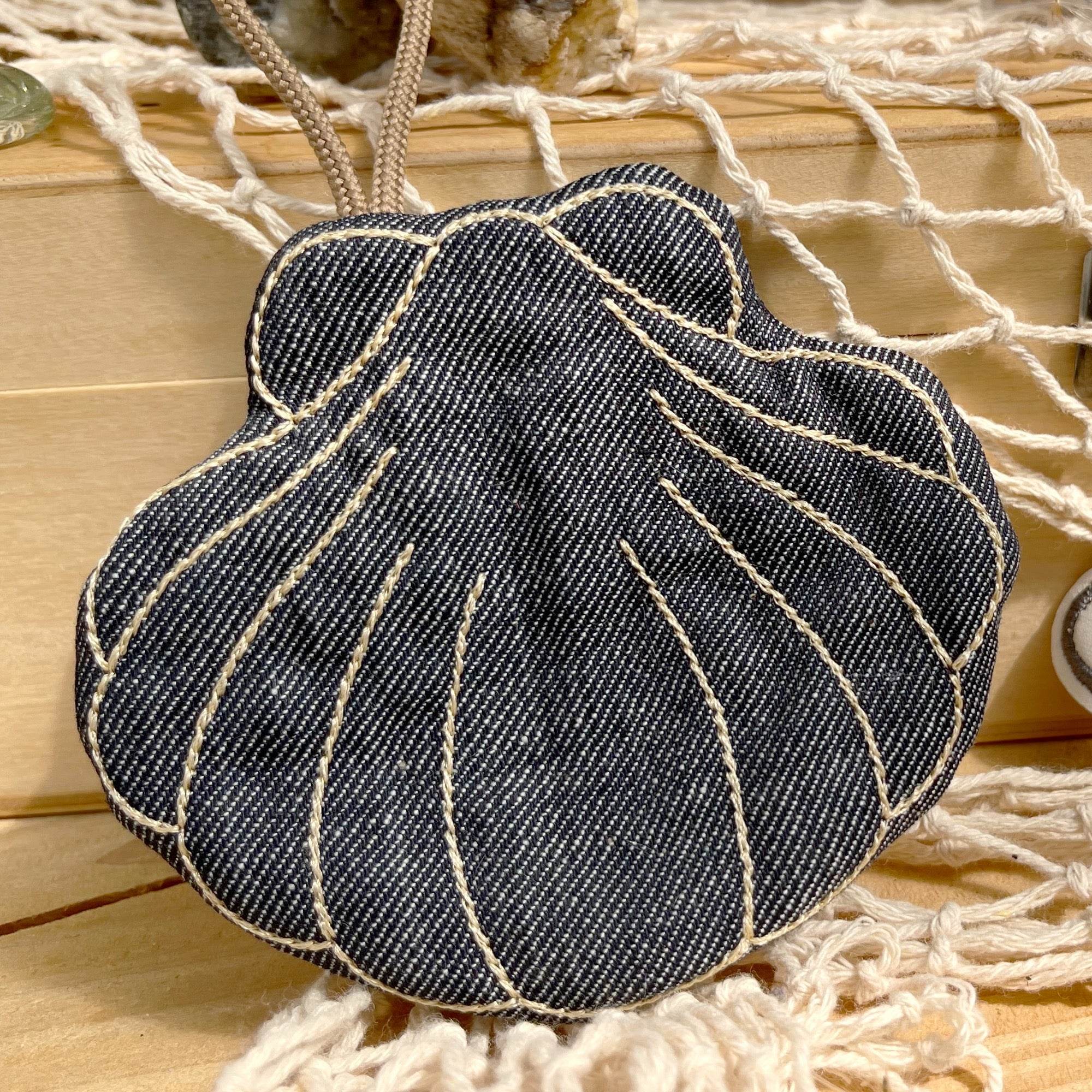 Stickdatei Muschel Tasche für 10x10 Rahmen mit Reißverschluss, In The Hoop Junior Shell Bag - Sewando