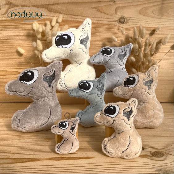 Stickdatei Knuffelchen Skjou Set mit 7 Größen, ITH Stickdatei Kuscheltier - Sewando