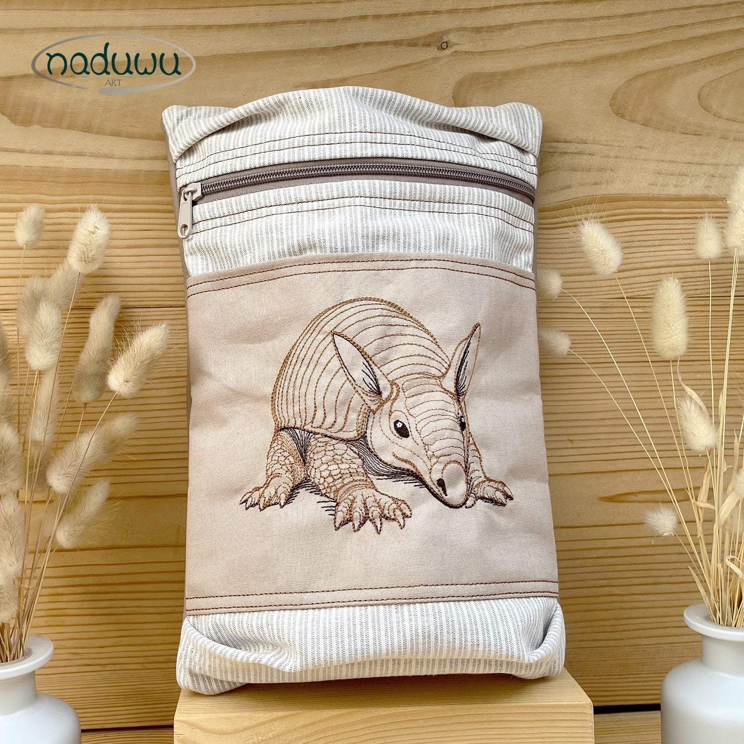Stickdatei BoxyDillo Bag 20x28, ITH Tasche mit Reißverschluss - Sewando