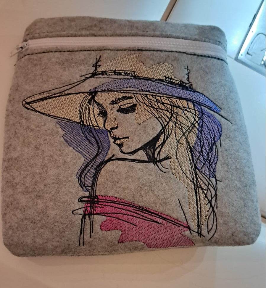 Frau Stickdatei, elegantes Skizzenportrait für deine Stickmaschine - Sewando