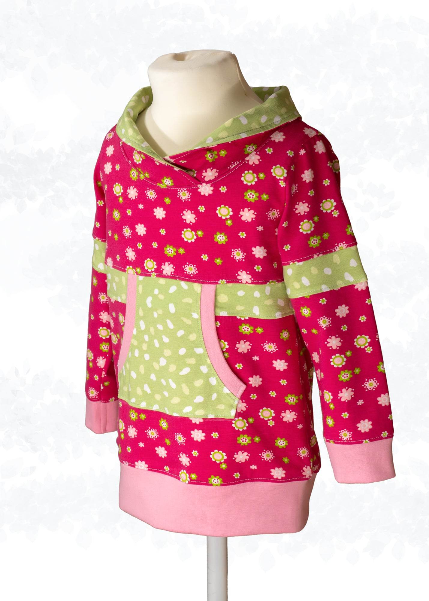 Schnittmuster Yuna – Sweatkleid oder Longhoodie mit Teilungsnähten Gr. 86-158 - Sewando