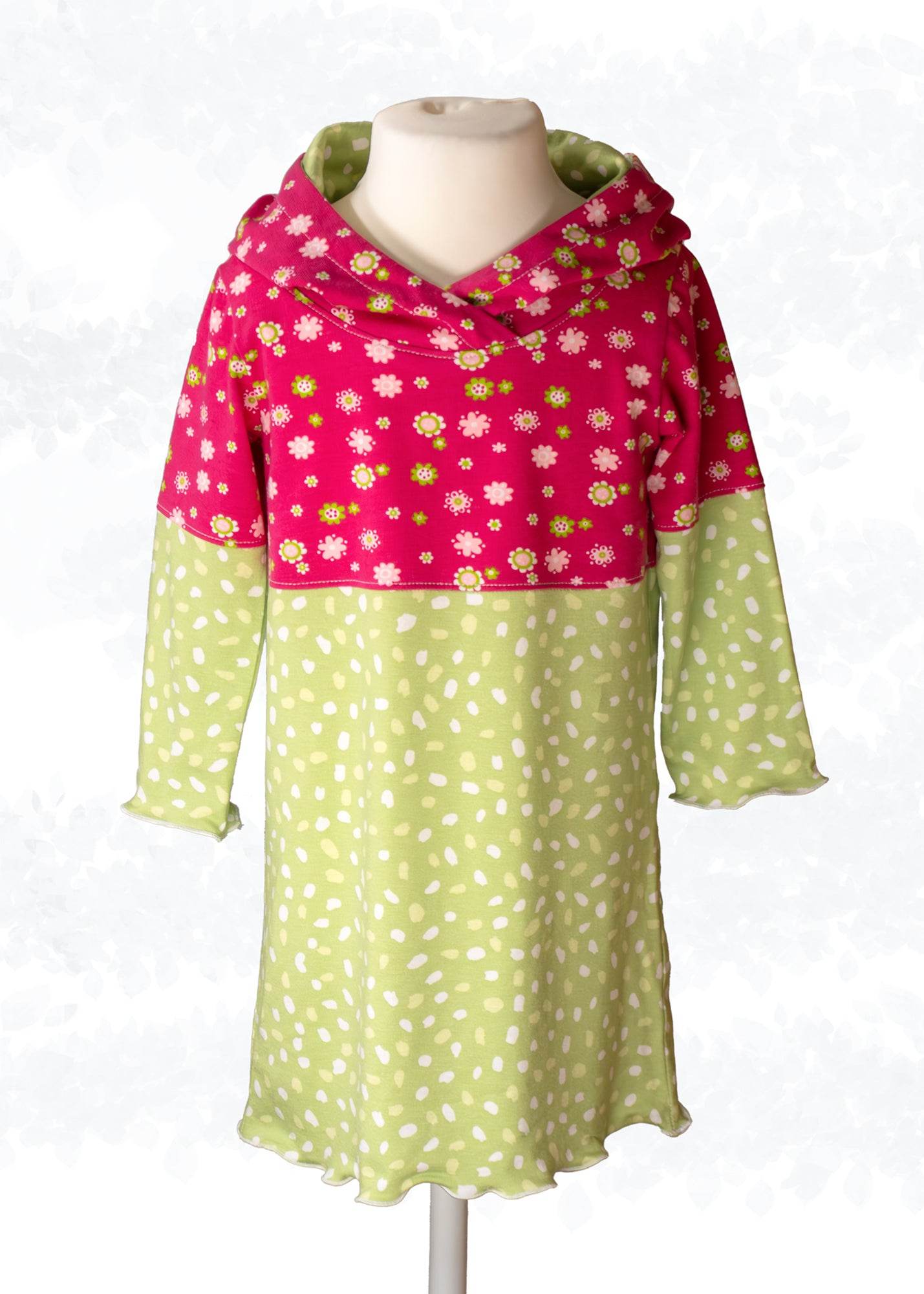 Schnittmuster Yuna – Sweatkleid oder Longhoodie mit Teilungsnähten Gr. 86-158 - Sewando