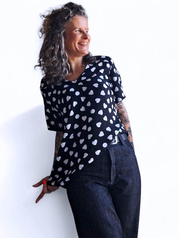 Schnittmuster ZIA-Bluse mit besonderem V-Ausschnitt und Ärmelvariationen Gr. 34-54 - Sewando