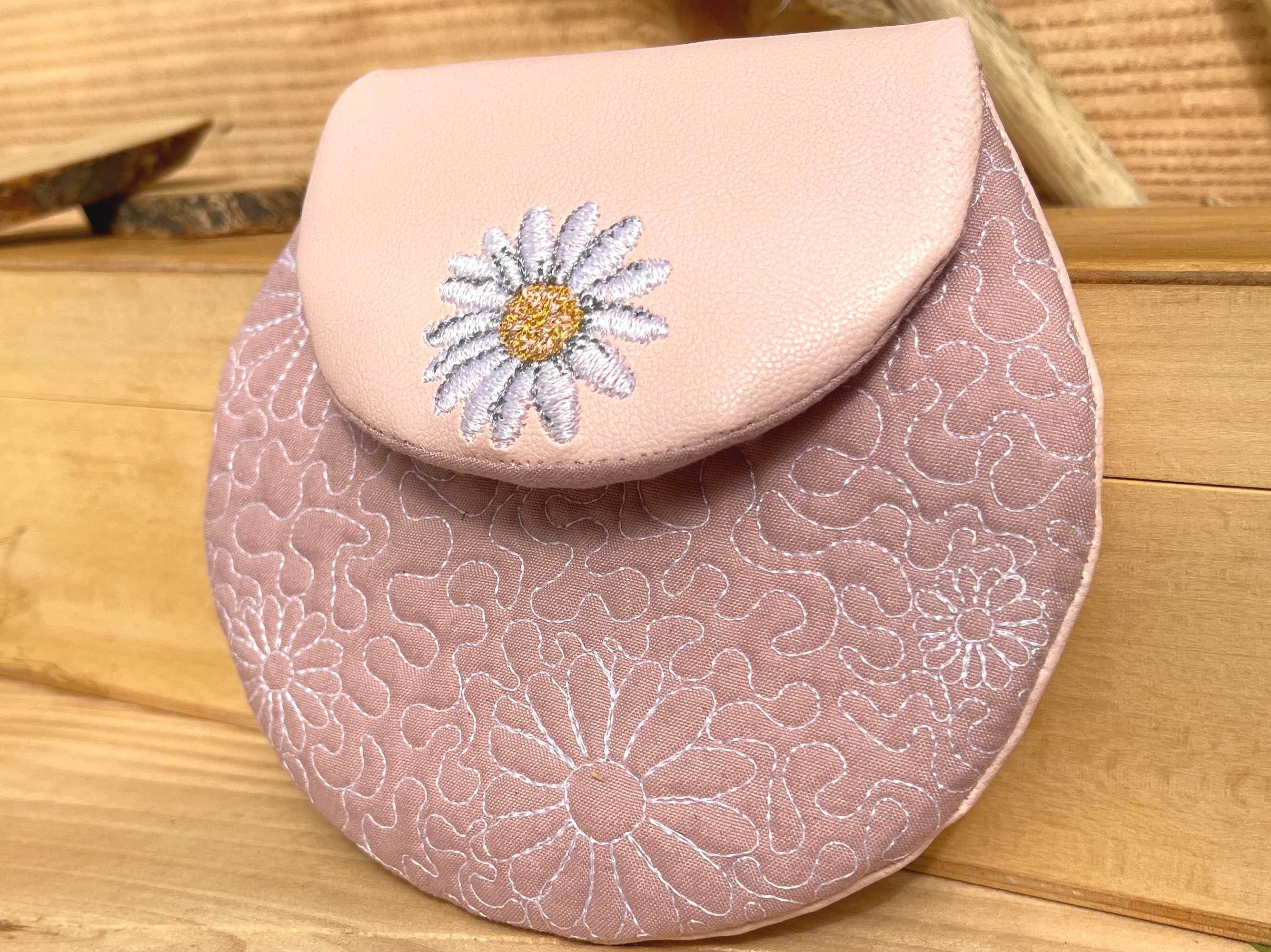 Stickdatei Tasche 16x22 mit Gänseblümchen, ITH runde Daisy Bag - Sewando