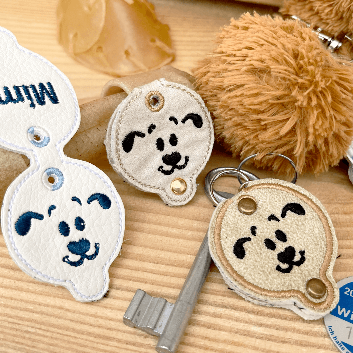 Stickdatei Hundemarke ITH Anhänger Set mit 5 Motiven - Sewando