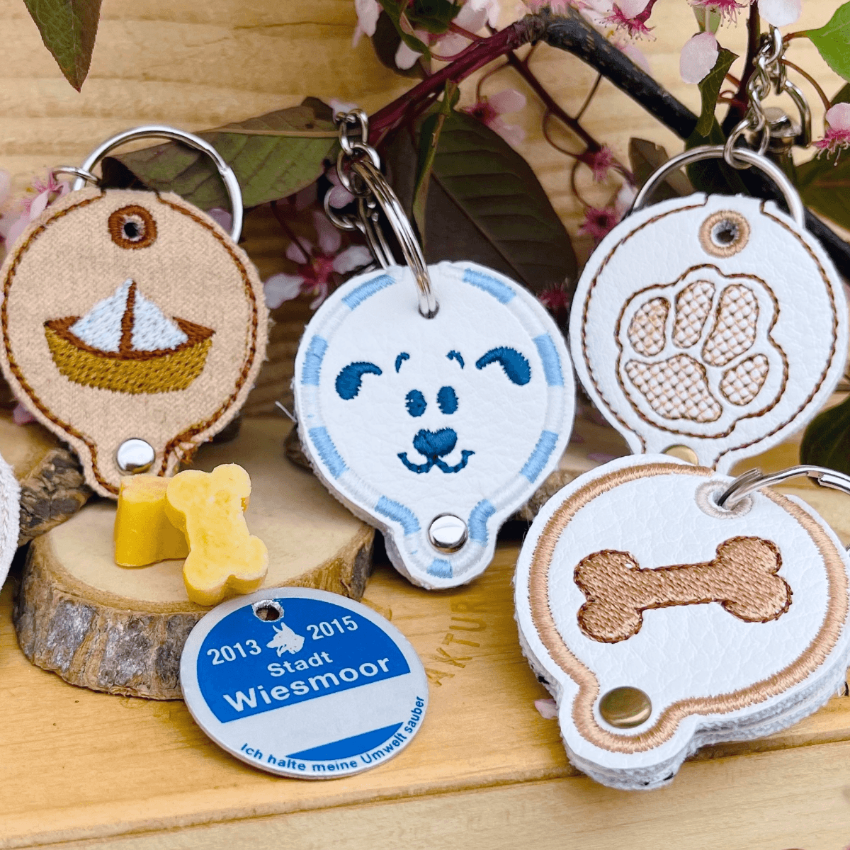 Stickdatei Hundemarke ITH Anhänger Set mit 5 Motiven - Sewando