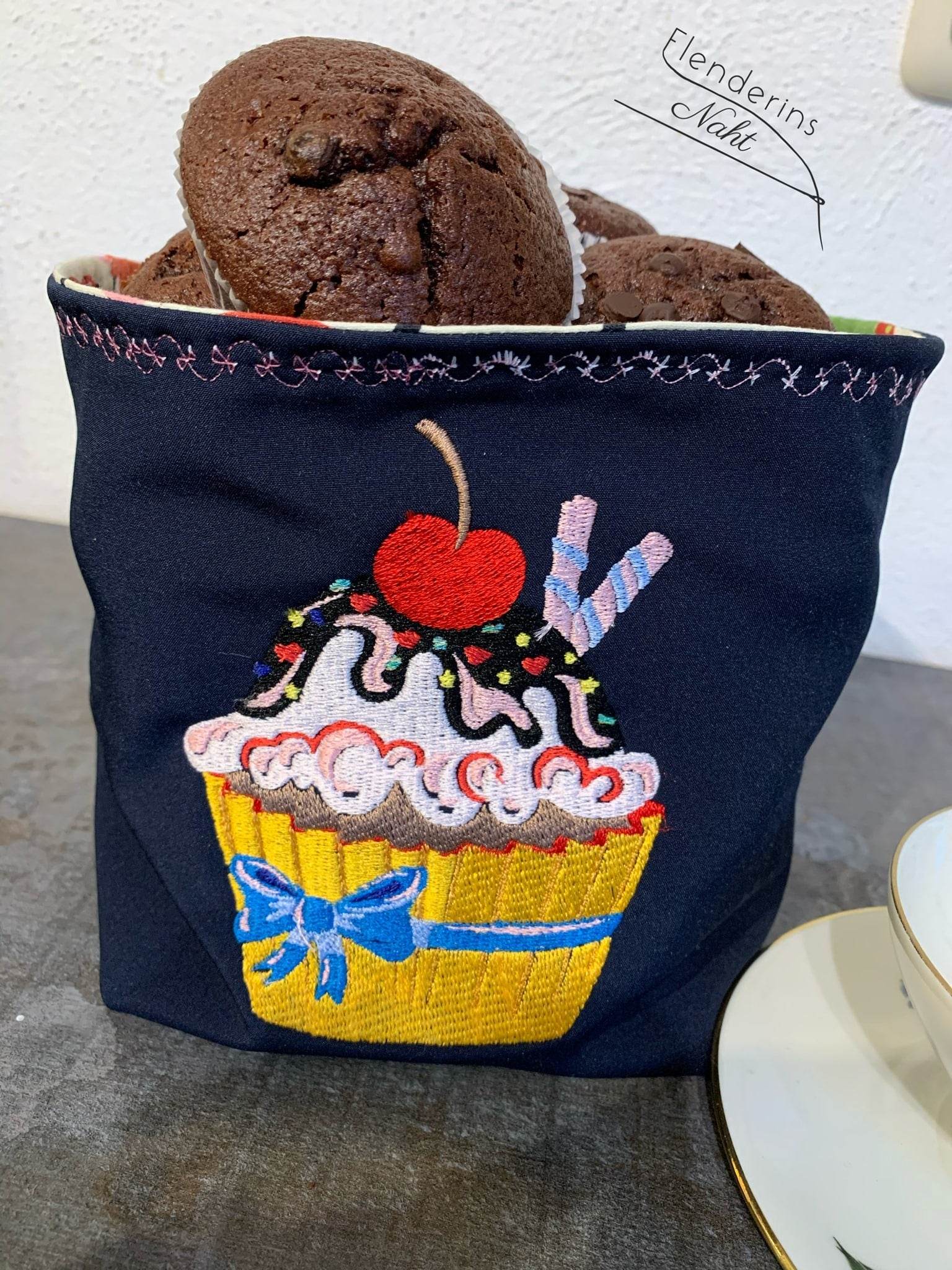 Cupcake Stickdatei – Süßes Motiv für Geburtstage, Deko & kreative Projekte - Sewando