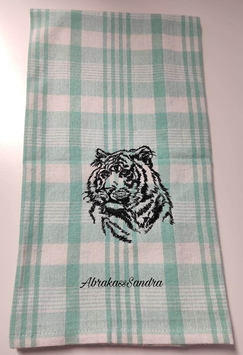 Tiger Stickdatei – Ausdrucksstarkes Blackwork-Motiv für elegante Wildnis-Projekte - Sewando