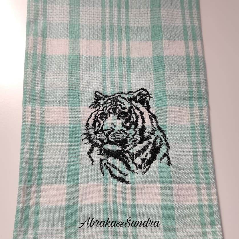 Tiger Stickdatei – Ausdrucksstarkes Blackwork-Motiv für elegante Wildnis-Projekte - Sewando