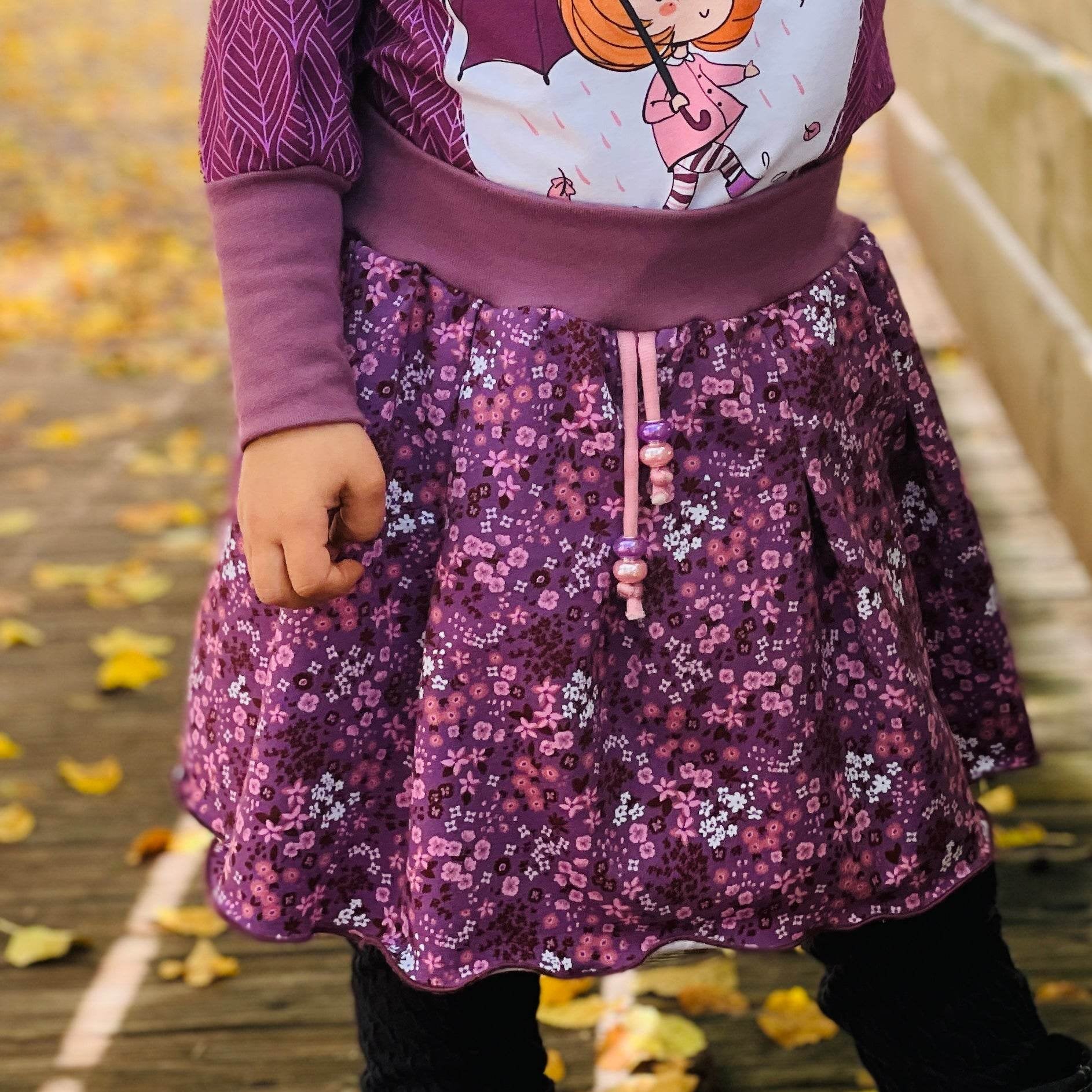 FREEBOOK Main LovelySkirt ist ein Faltenrock für Kinder in verschiedenen Längen und optionaler Schnürung - Sewando