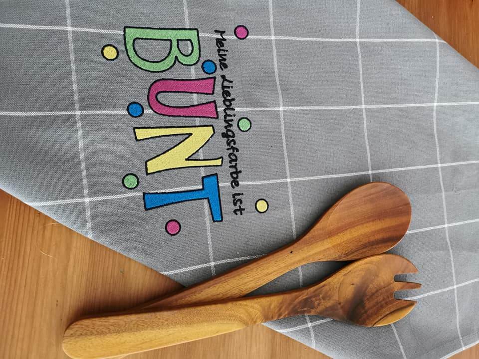 Stickdatei Spruch - Meine Lieblingsfarbe ist BUNT - Sewando