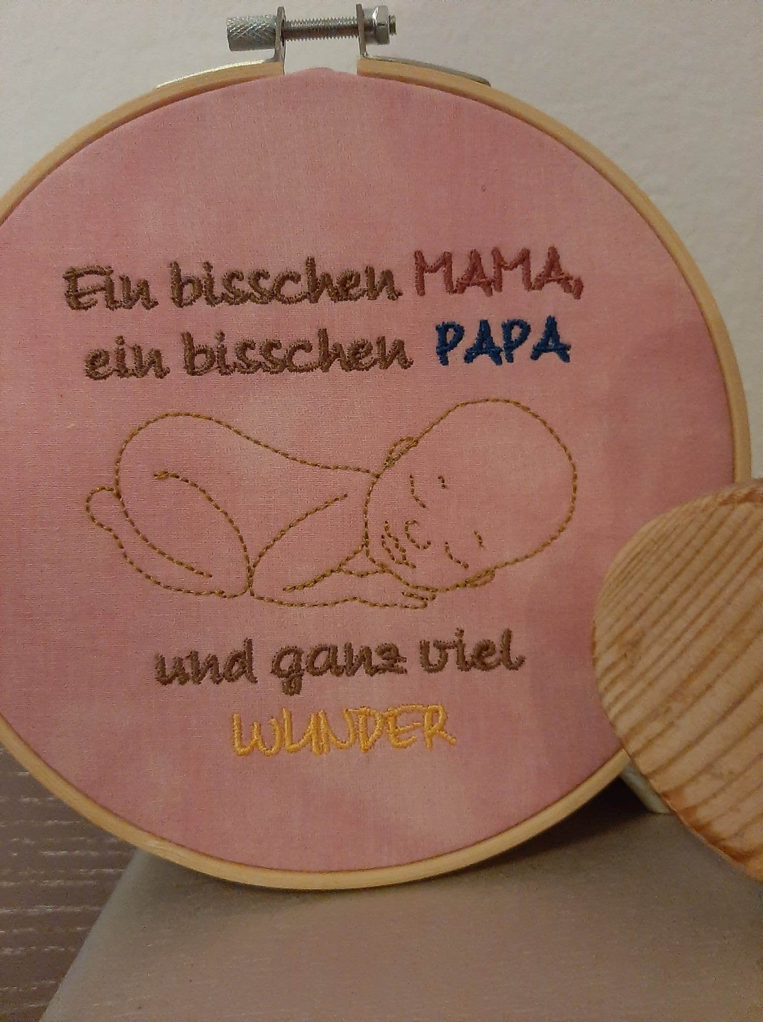 Stickdatei - Ein bisschen Mama, ein bisschen Papa und ganz viel Wunder - Sewando