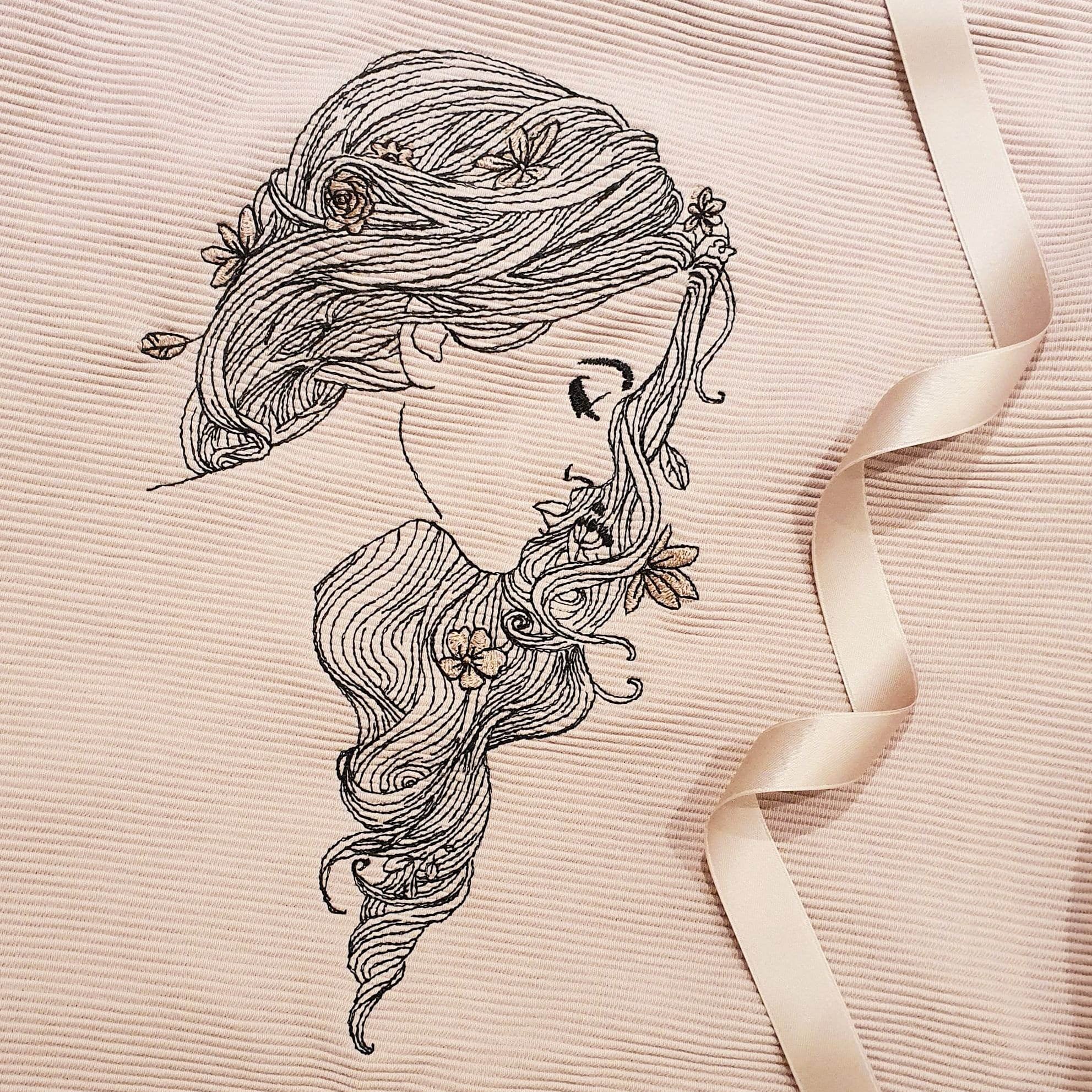 Doodle Frau Stickdatei – anmutige Schönheit mit Blüten im Haar für deine Stickmaschine - Sewando