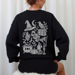 Witchy and Magical Plotterdatei mit mystischen Symbolen wie Hexenhut, Rabe, Mond, Tarotkarten, Kristallen, Zauberbüchern, Kürbis und Hexenkessel. Magisches SVG-Design für Sweater, Hoodies und Halloween DIY-Projekte.