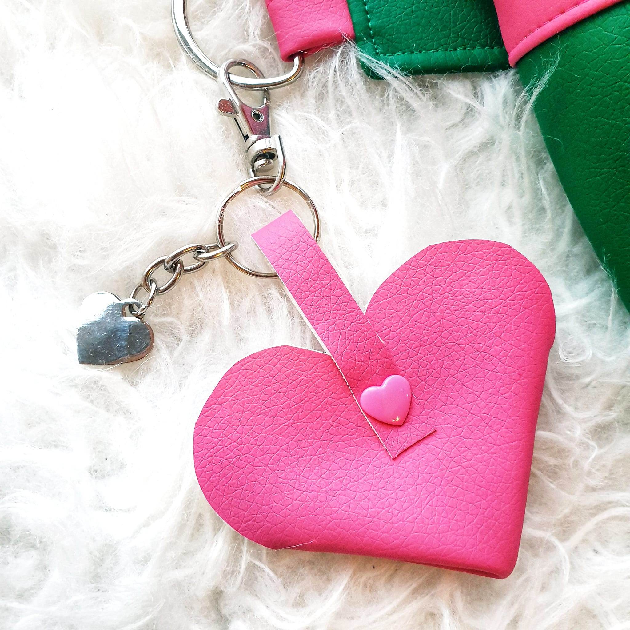 ohHearti * Free-eBook - Schnittmuster * Herz-Anhänger - Taschenbaumler - Sewando