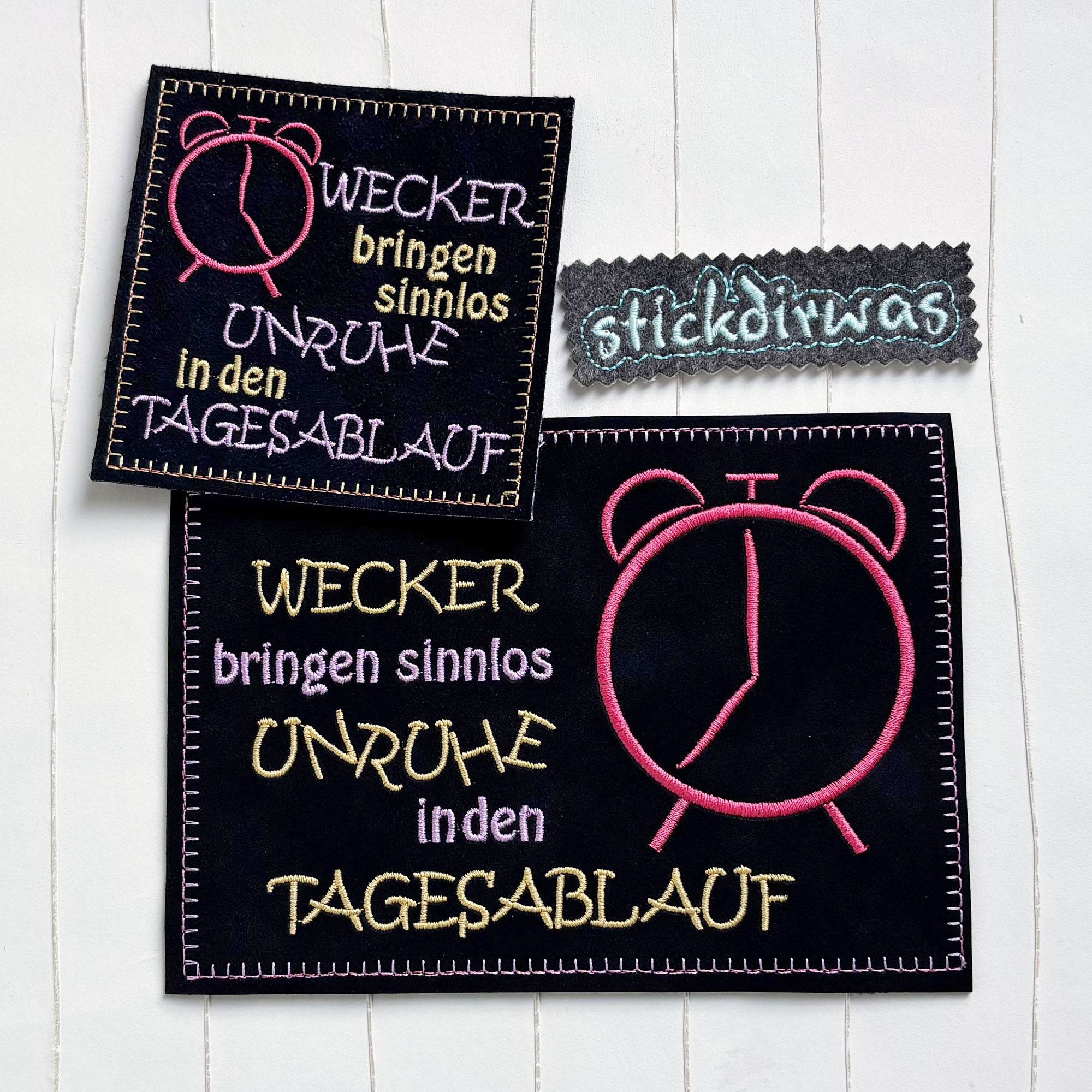 4x Stickdatei Wecker mit Spruch (deutsch) - Sewando