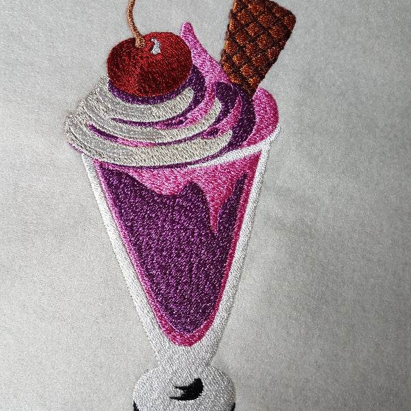 Eisbecher Stickdatei, sommerliches Motiv für deine Stickmaschine - Sewando