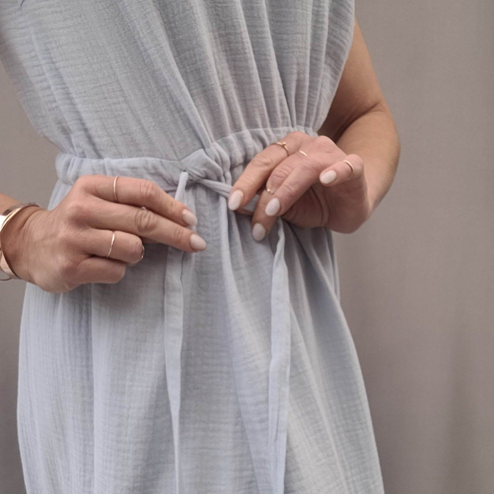 langes Sommerkleid, Kleid mit V-Ausschnitt, ärmellos, A-Linie, Kleid mit Schlitz, Größe 34 - 50 - Sewando