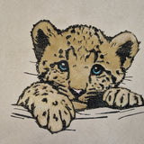 Stickdatei Applikation Leopard "Finn" - realistisch - FÜR HELLE & DUNKLE STOFFE