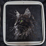 Stickdatei Katze "Gretel" - realistisch - FÜR DUNKLE STOFFE