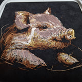 Stickdatei Schweinchen "Nils" - realistisch - FÜR DUNKLE STOFFE