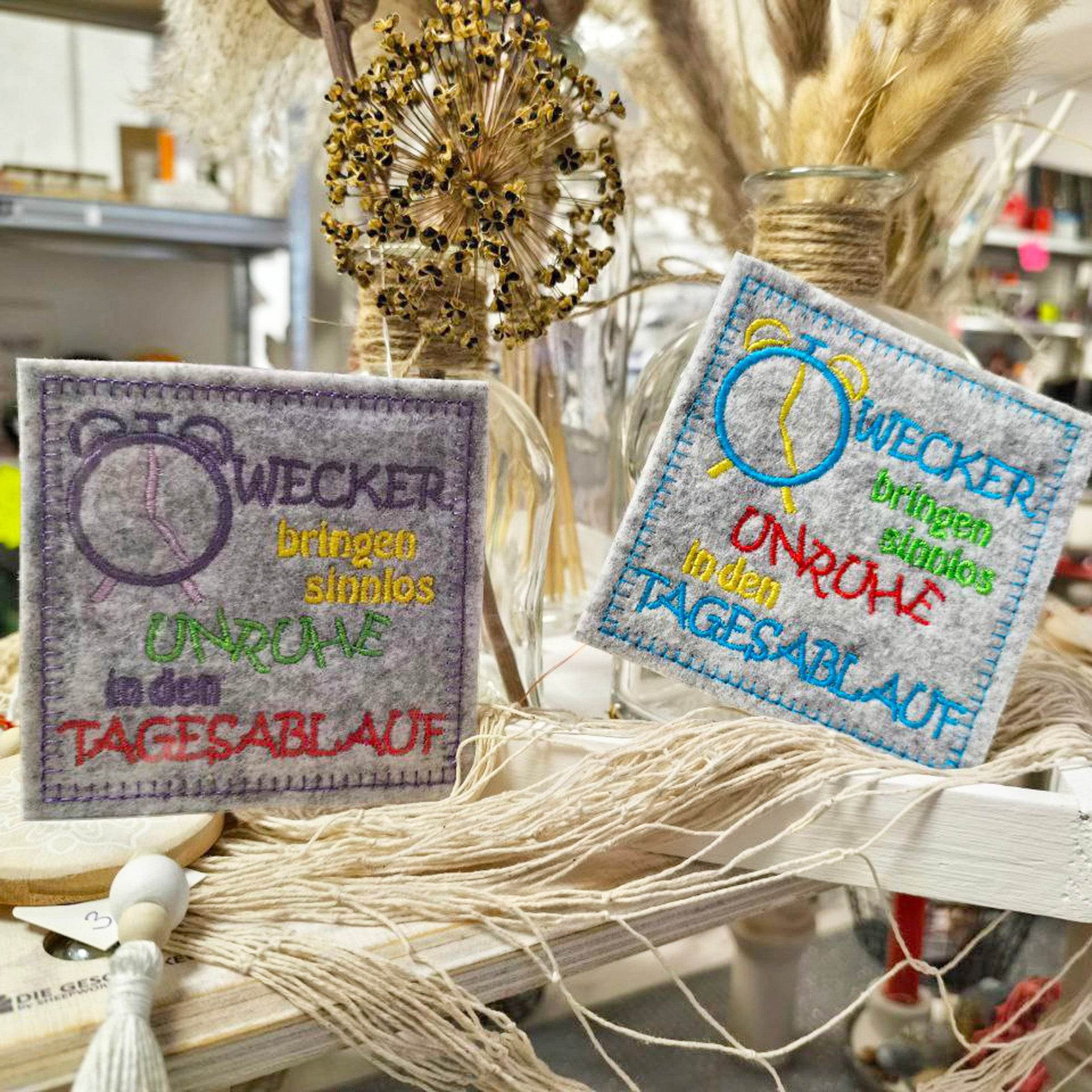 4x Stickdatei Wecker mit Spruch (deutsch) - Sewando