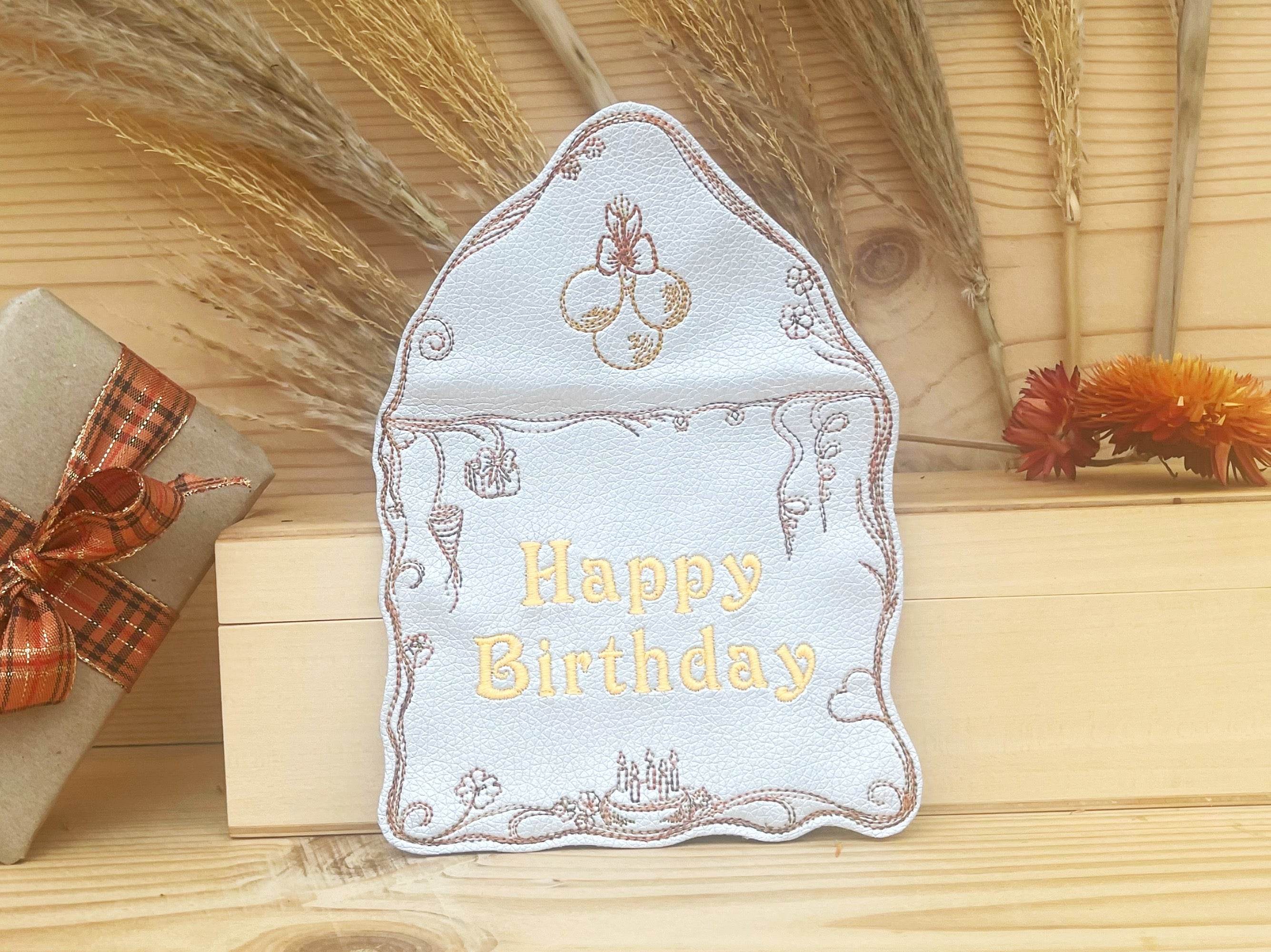 ITH Stickdatei Geburtstag Set 3 Größen, ITH Geschenkumschlag & Geschenkanhänger - Sewando