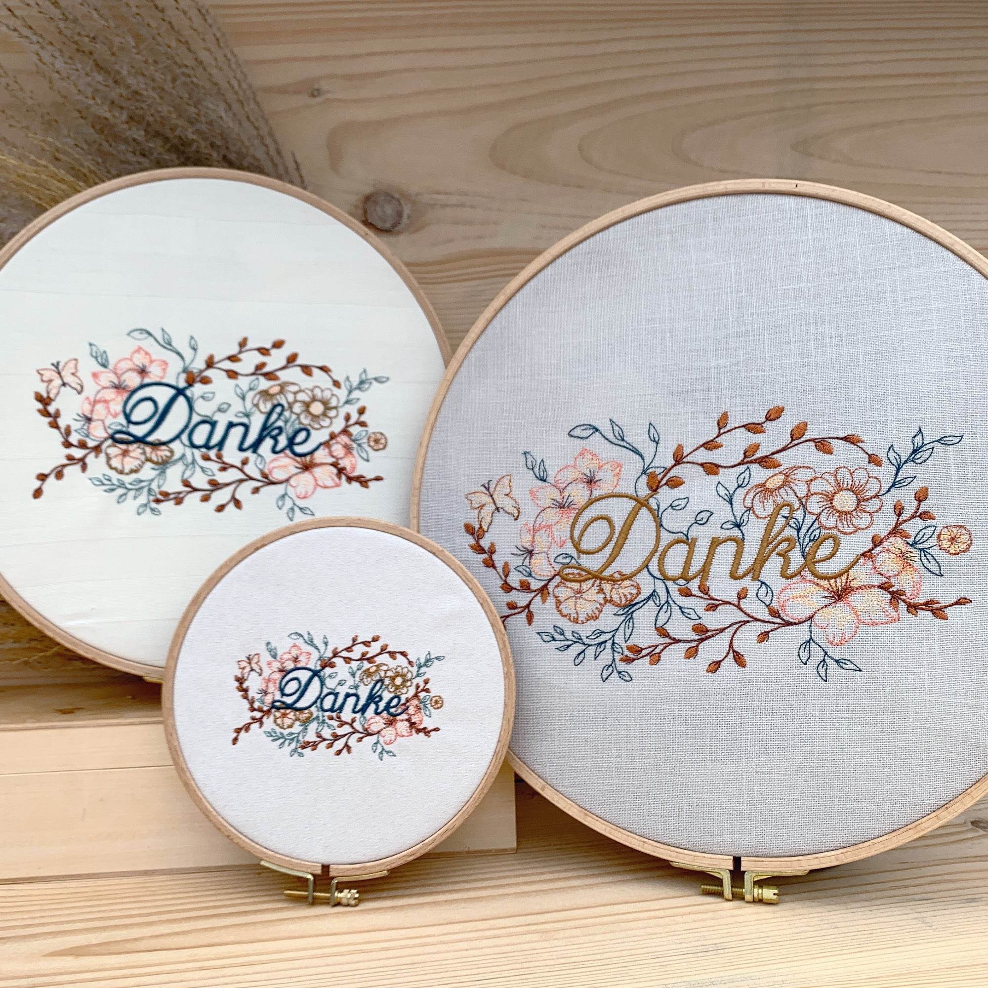 Stickdatei Blumenranke Danke Set mit 4 Größen - Sewando