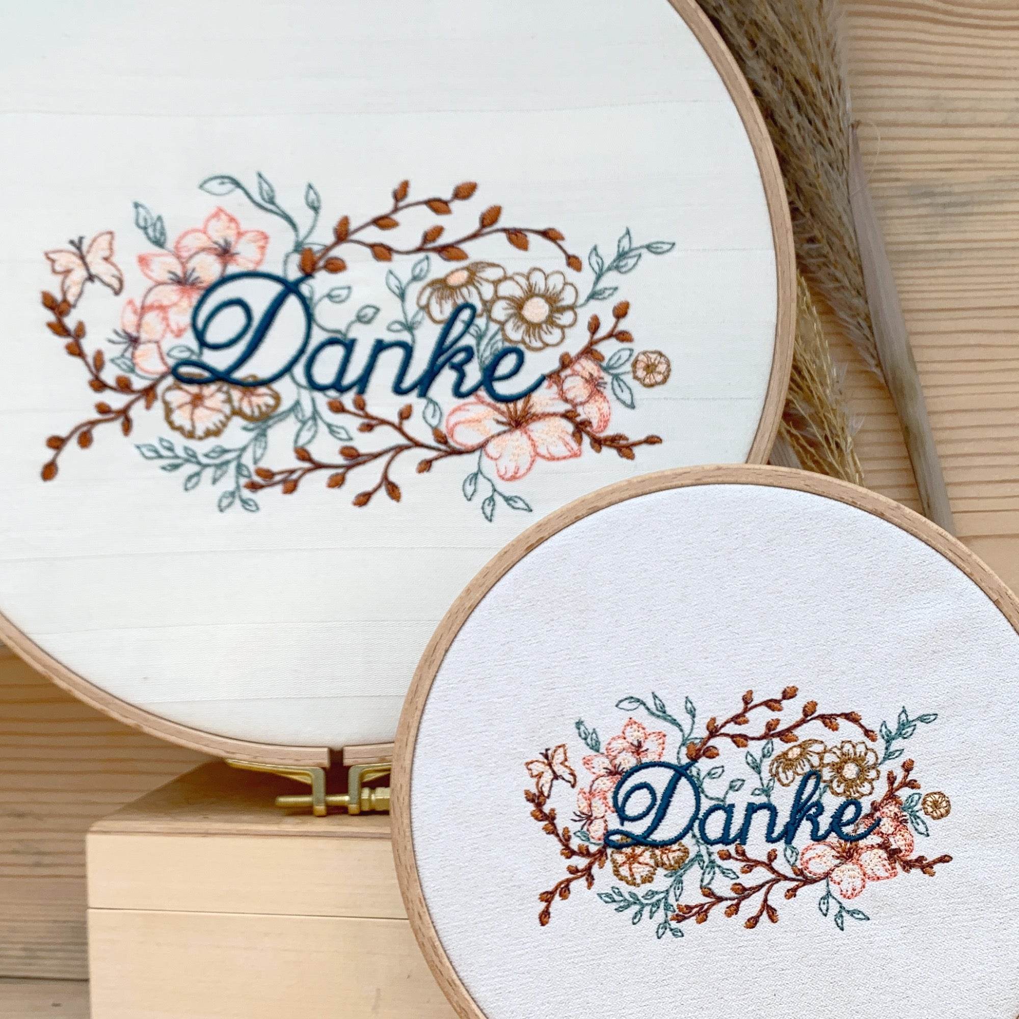 Stickdatei Blumenranke Danke Set mit 4 Größen - Sewando