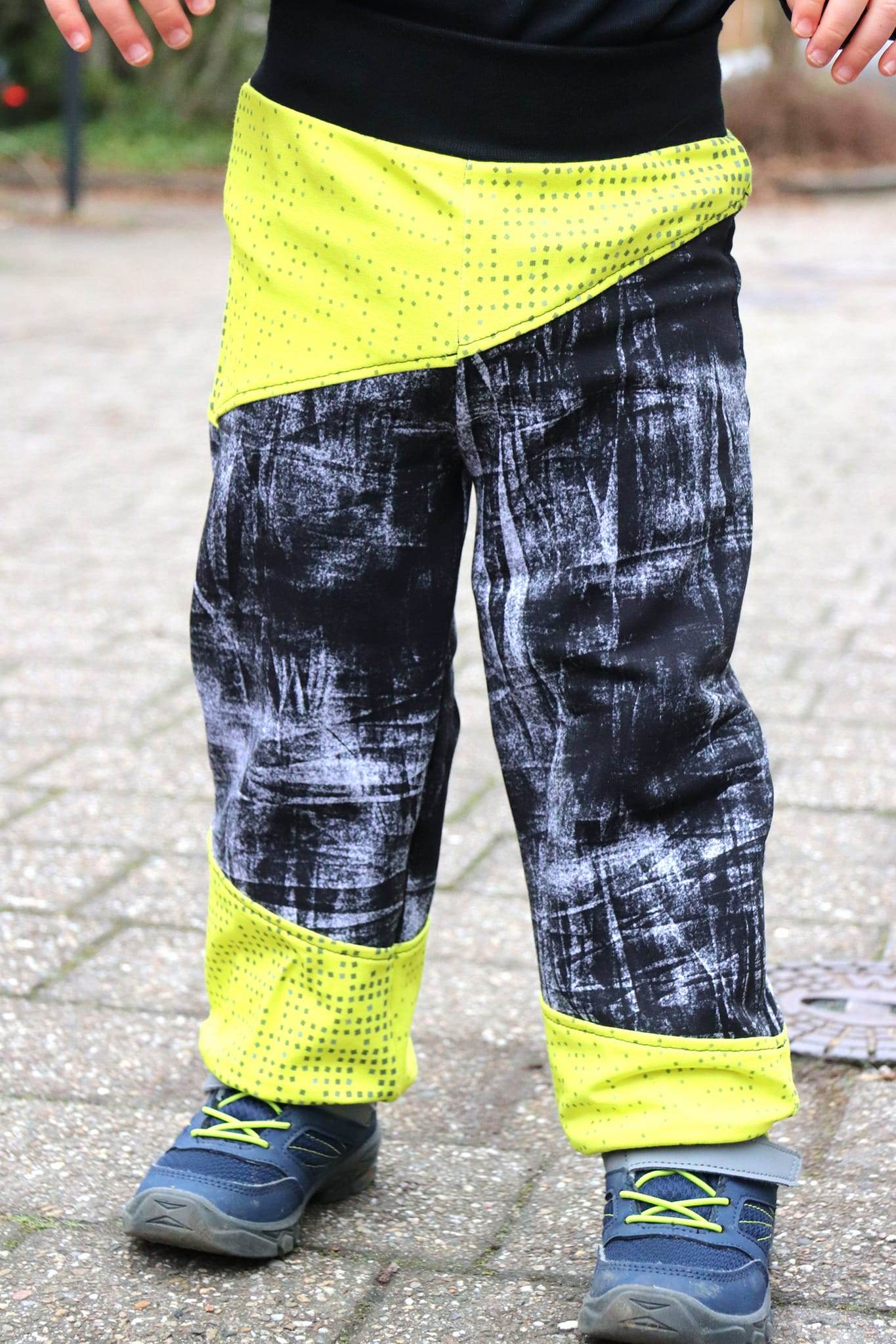 Schnittmuster Mini Freitzeithose Finn & Fine Gr. 74-122 inkl. Beamerdatei: - Sewando