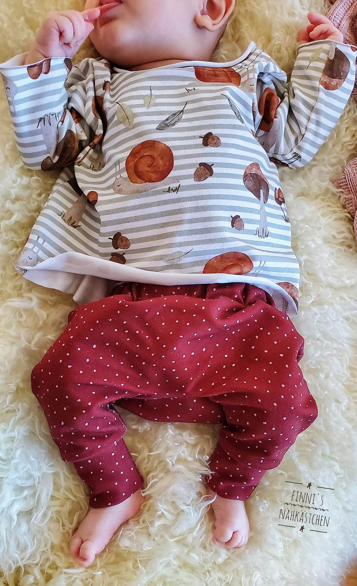 Comfy-Shirt Baby / Babyshirt mit Knopfleise Schnittmuster Gr. 44-122 : - Sewando