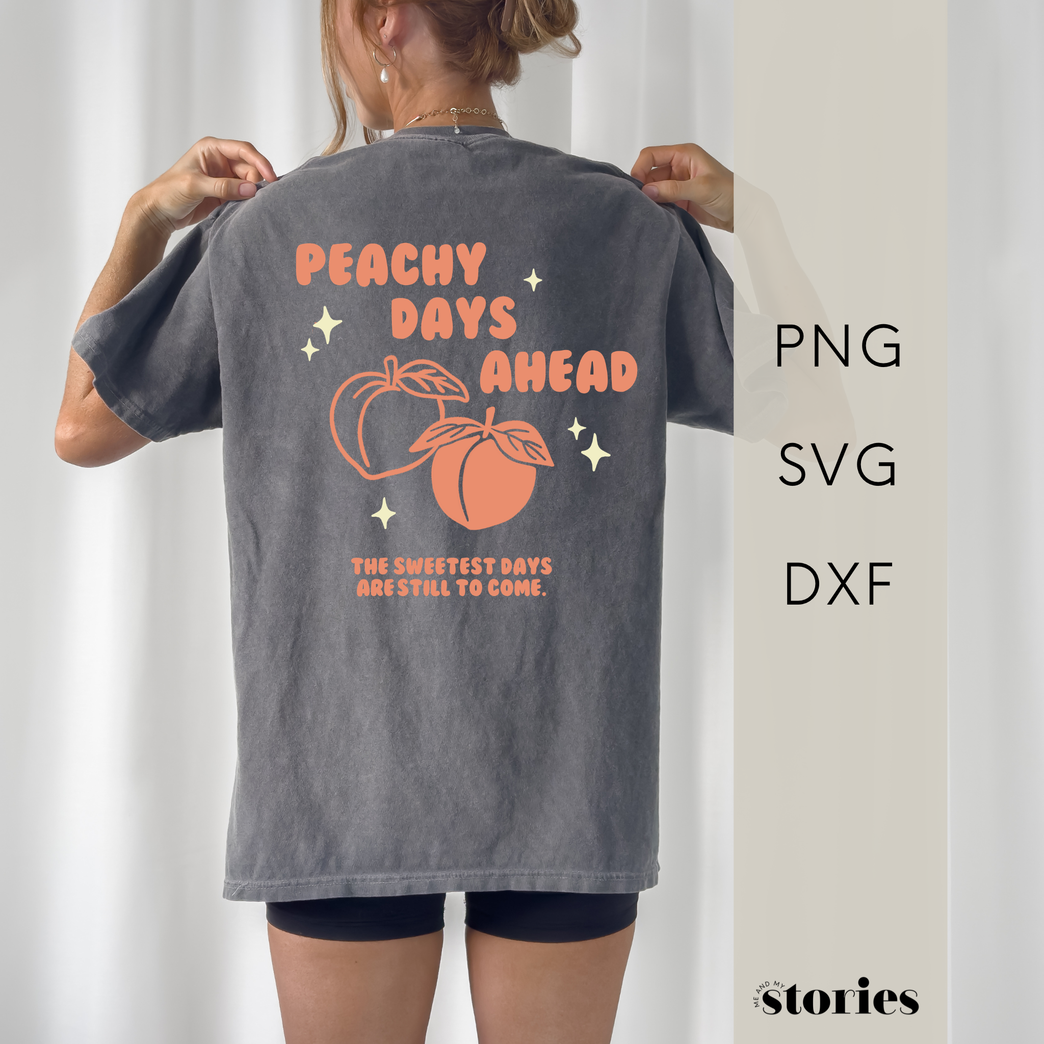 Plotterdatei „Peachy Days“ mit Pfirsichen, Retro-Schriftzug, Sternen und sommerlichem Statement als Backprint, SVG DXF PNG